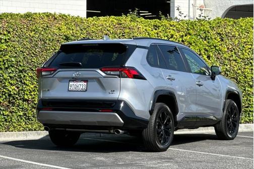 2025 Toyota RAV4 Hybrid SE