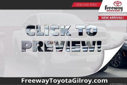 Bright White Clearcoat 2017 RAM 3500 SLT Crew Cab 4x4 6'4' Box
