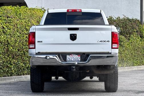 Bright White Clearcoat 2017 RAM 3500 SLT Crew Cab 4x4 6'4' Box