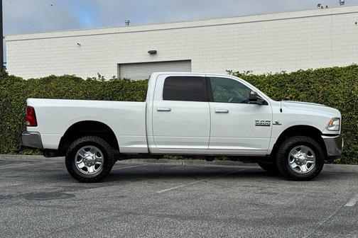 Bright White Clearcoat 2017 RAM 3500 SLT Crew Cab 4x4 6'4' Box