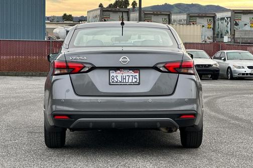 2020 Nissan Versa 1.6 S