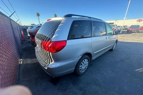 2009 Toyota Sienna CE