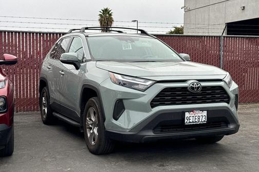2023 Toyota RAV4 XLE