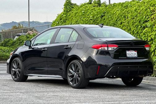 Midnight Black Metallic 2025 Toyota Corolla SE