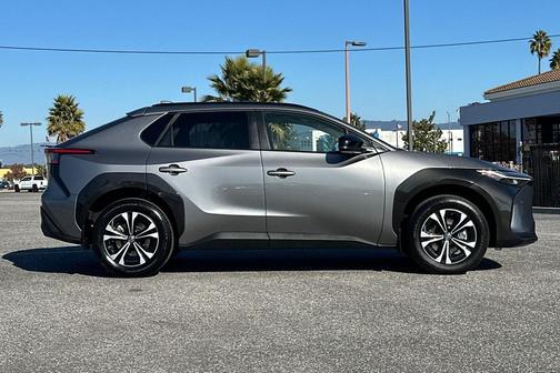 2025 Toyota bZ4X XLE
