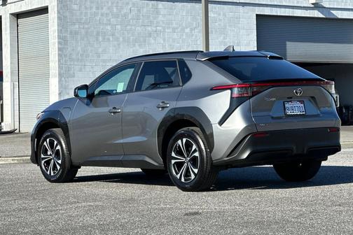 2025 Toyota bZ4X XLE