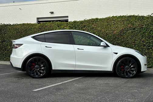 2022 Tesla Model Y Performance Dual Motor All-Wheel Drive