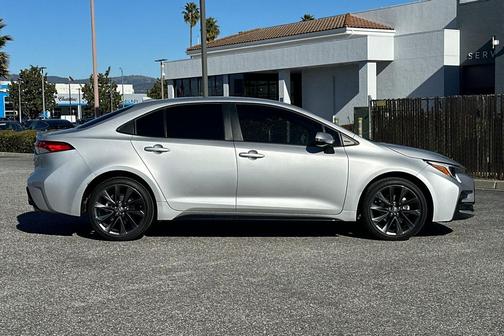 2025 Toyota Corolla Hybrid SE