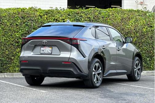 2024 Toyota bZ4X XLE