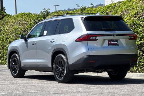 Celestial Silver Metallic 2026 Toyota Grand Highlander Hybrid XLE