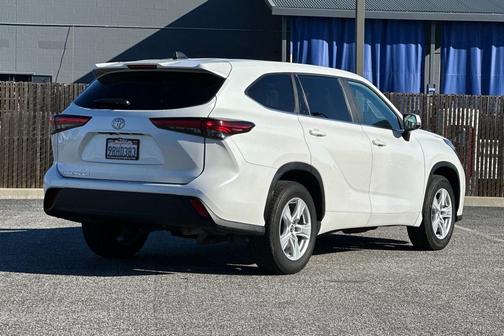 2023 Toyota Highlander L