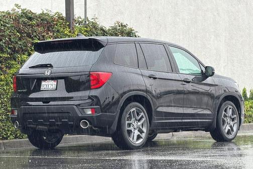 Crystal Black Pearl 2022 Honda Passport 2WD EX-L