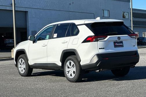2025 Toyota RAV4 LE
