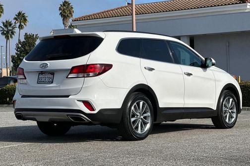 2017 Hyundai SANTA FE SE