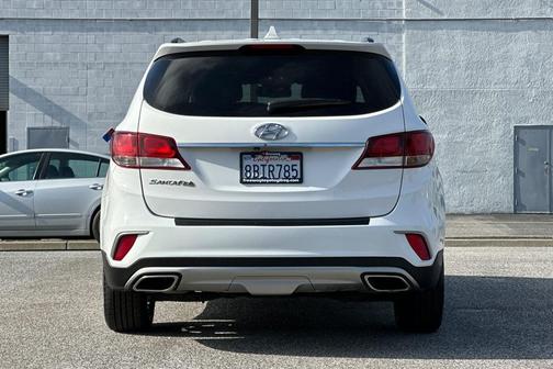 2017 Hyundai SANTA FE SE