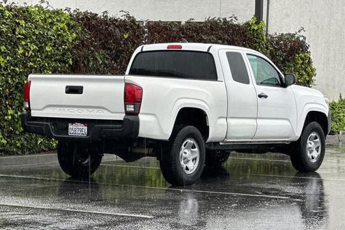 2018 Toyota Tacoma SR
