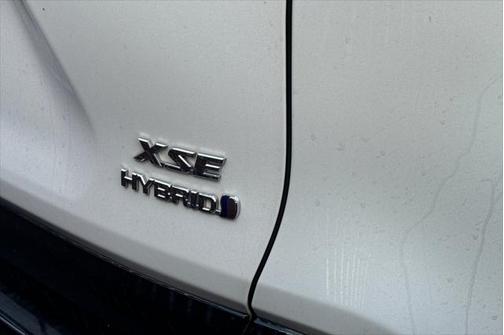 2021 Toyota RAV4 Hybrid SE