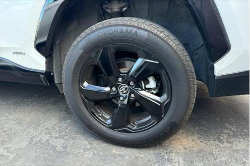 2021 Toyota RAV4 Hybrid SE