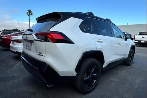2021 Toyota RAV4 Hybrid SE