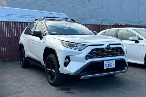 2021 Toyota RAV4 Hybrid SE