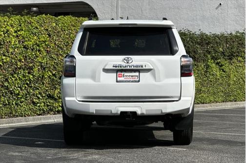 2024 Toyota 4Runner SR5