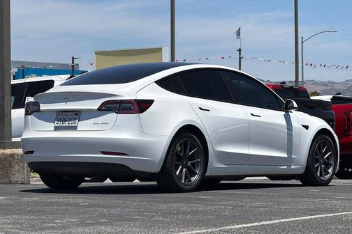 Pearl White Multi-Coat 2021 Tesla Model 3 Long Range