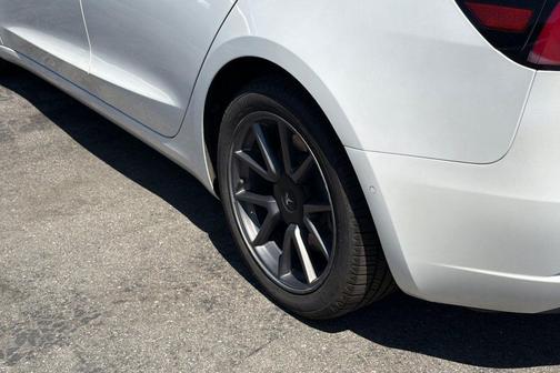 Pearl White Multi-Coat 2021 Tesla Model 3 Long Range