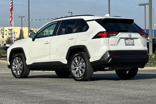 2023 Toyota RAV4 XLE Premium