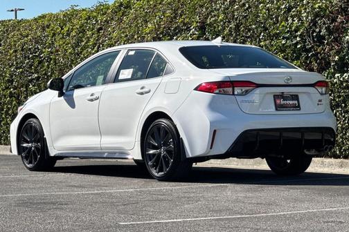 2026 Toyota Corolla Hybrid SE