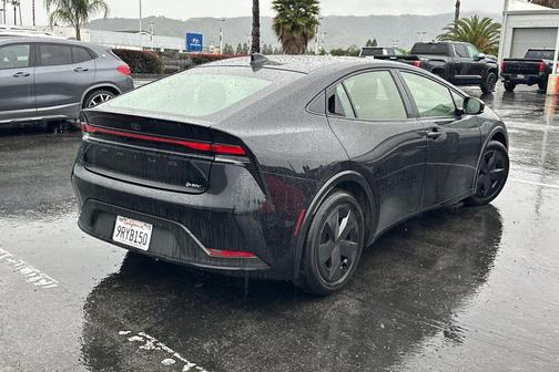 2025 Toyota Prius LE