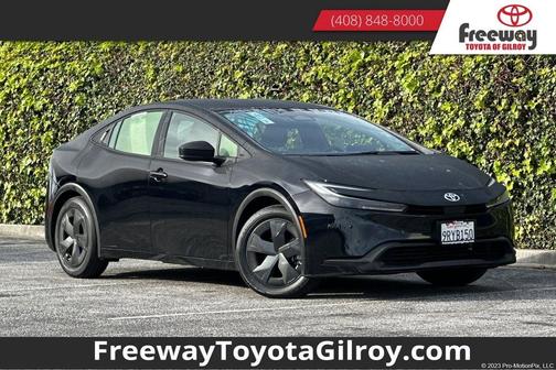 2025 Toyota Prius LE