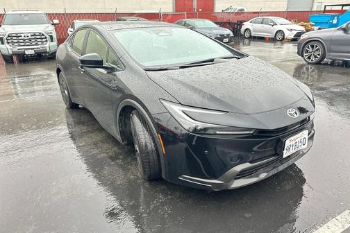 2025 Toyota Prius LE