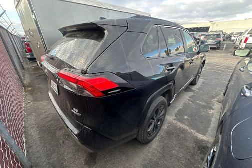 2022 Toyota RAV4 Hybrid SE