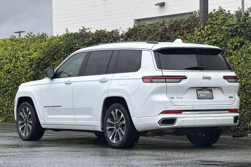Bright White Clearcoat 2021 Jeep Grand Cherokee L Overland