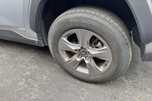 2025 Toyota RAV4 Hybrid XLE