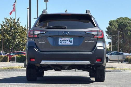 Gray Metallic 2023 Subaru Outback Limited