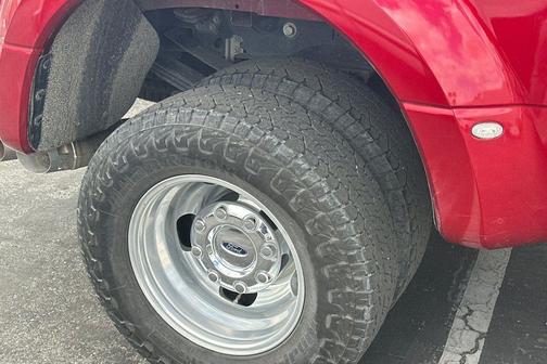 Rapid Red Metallic Tinted Clearcoat 2022 Ford F-350 Lariat