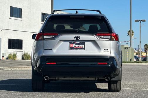 2025 Toyota RAV4 Hybrid SE