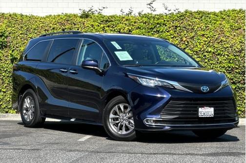 2023 Toyota Sienna XLE