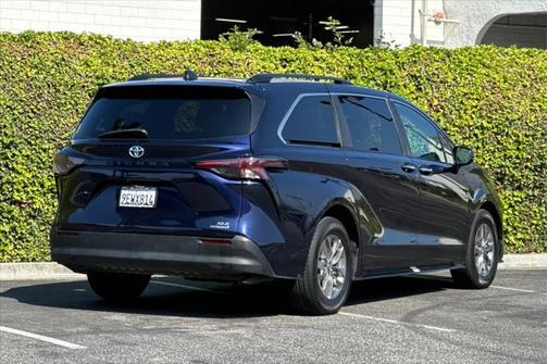 2023 Toyota Sienna XLE