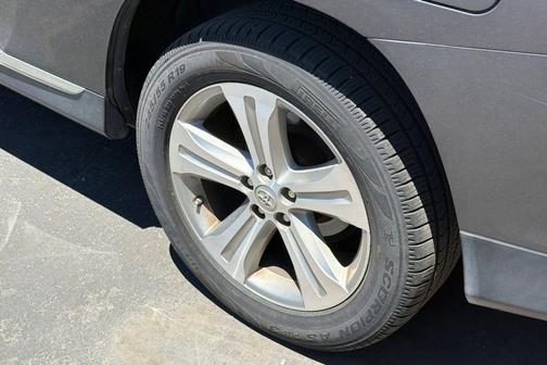 Magnetic Gray Metallic 2013 Toyota Highlander Limited