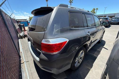 Magnetic Gray Metallic 2013 Toyota Highlander Limited