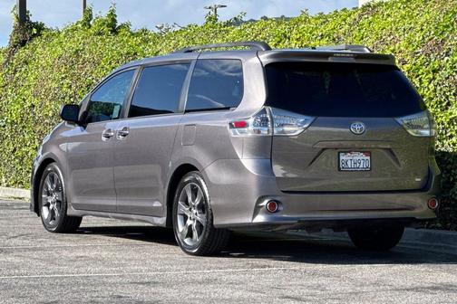 2016 Toyota Sienna SE Premium