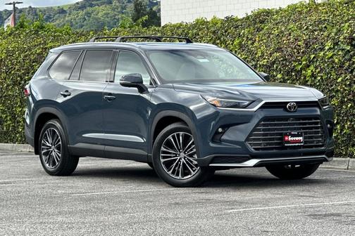 2026 Toyota Grand Highlander Hybrid Platinum MAX