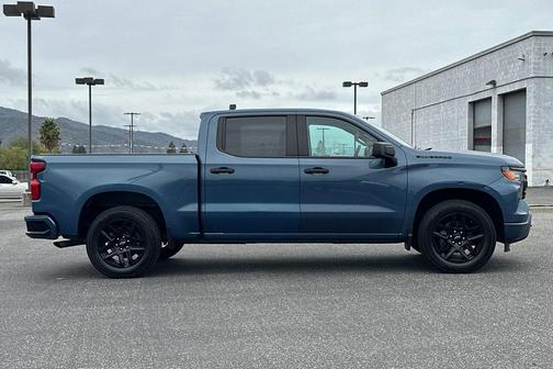2024 Chevrolet Silverado 1500 Custom
