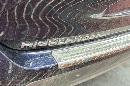 2023 Toyota Highlander Hybrid Platinum