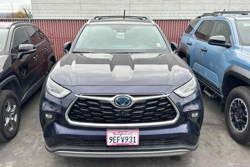2023 Toyota Highlander Hybrid Platinum