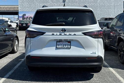 Wind Chill Pearl 2023 Toyota Sienna XLE