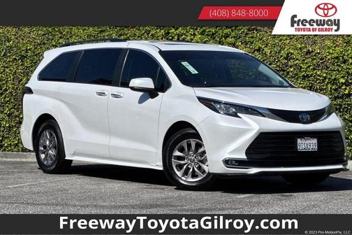 Wind Chill Pearl 2023 Toyota Sienna XLE