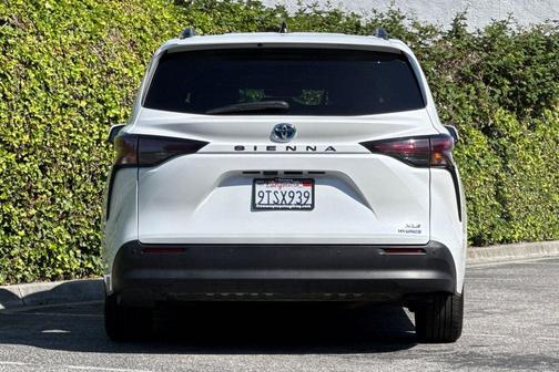 Wind Chill Pearl 2023 Toyota Sienna XLE